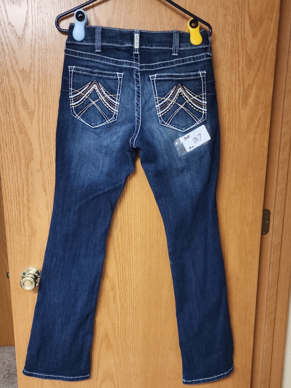 Ariat western Dark Blue Bootcut Jeans with Embroidered Back 30R number 707